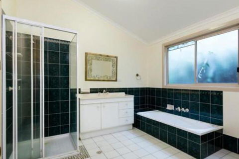 Amaroo House - Accommodation Perth 6