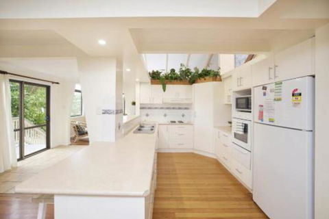 Straddie House - Accommodation Newcastle 2
