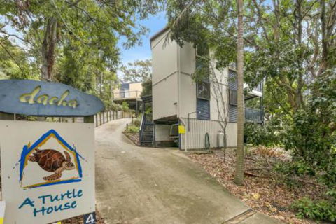 A Turtle House - Whitsundays Tourism 4