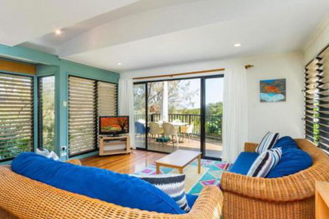 Straddie Beach House 3 - Accommodation Newcastle 0