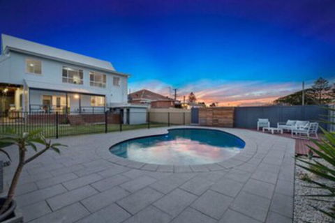 Waterview Beach House - Yamba Accommodation 0