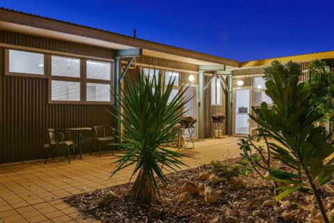 Getaway Villas Unit 38 11 1 Bedroom Self Contained Accommodation - WA Accommodation 0
