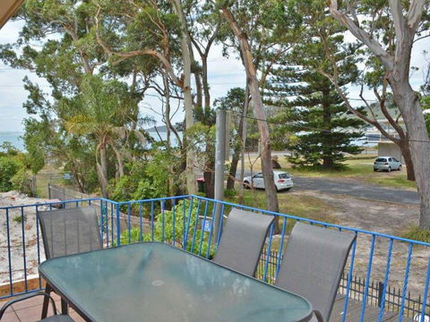 5 Ocean Breeze Shoal Bay Avenue Fabulous Location Opposite Shoal Bay Beach! - Holiday Melbourne 3