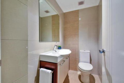 Oceana Darwin Central Oceanfront 3 Bedroom 2 Lounge Room Pool Gym Tennis Court Sleeps 9 - WA Accommodation 5