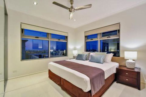 Oceana Darwin Central Oceanfront 3 Bedroom 2 Lounge Room Pool Gym Tennis Court Sleeps 9 - WA Accommodation 6