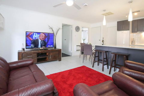 Allure Apartments Central - YWait Travel 4