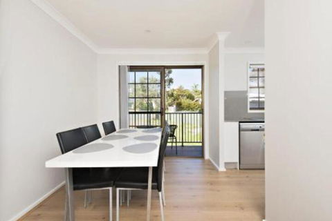 Amaroo Retreat At Fingal Bay - YWait Travel 7