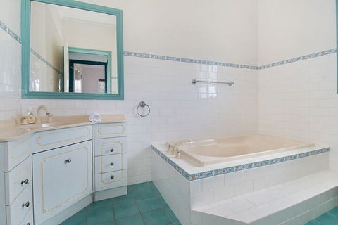 Robins Place - Accommodation QLD 3