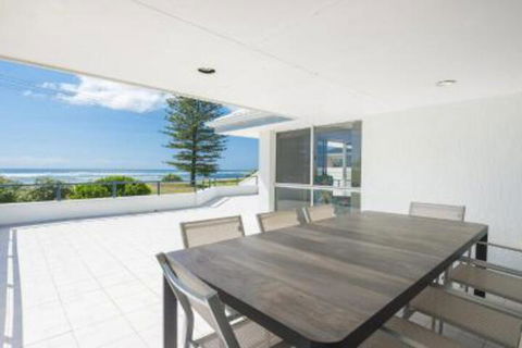 Serendipity Large Family Home - Accommodation QLD 4
