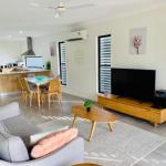 WHITSUNDAY Brand New Townhouse Close To Boardwalk - thumb 1