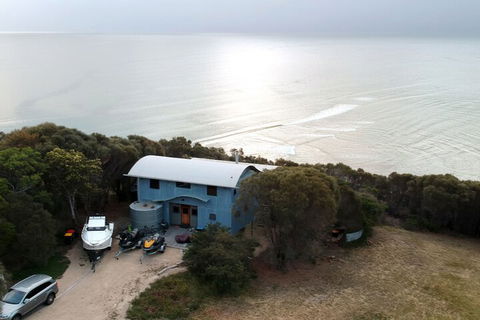 Waves - Accommodation QLD 1