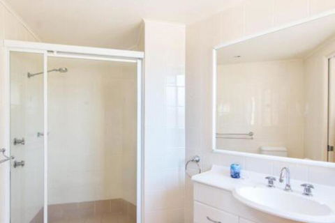 Millennium 102 With Pool In Complex - Broome Tourism 5
