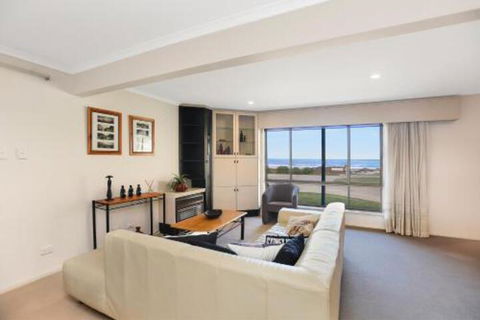 Right On The Beach At Moana - Casino Accommodation 0