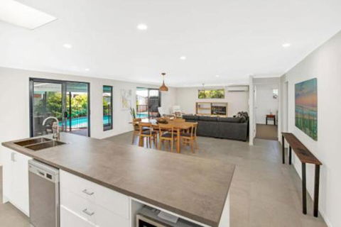 Sunyata Beach House Rainbow Beach Beachside Escape With A Pool Pet Friendly & Wi Fi - WA Accommodation 6