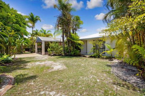 Sunyata Beach House Rainbow Beach Beachside Escape With A Pool Pet Friendly & Wi Fi - WA Accommodation 4