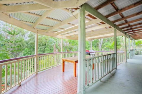 33 Cooloola Drive Rainbow Beach Walk To The Beach Pet Friendly - WA Accommodation 5