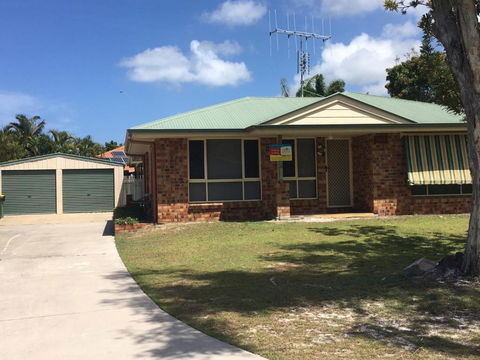 4 Boronia Place Rainbow Beach Perfect Convenient Location Fenced Yard - Holiday Melbourne 2