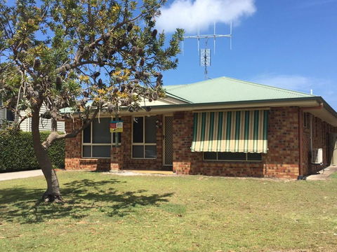 4 Boronia Place Rainbow Beach Perfect Convenient Location Fenced Yard - Holiday Melbourne 4