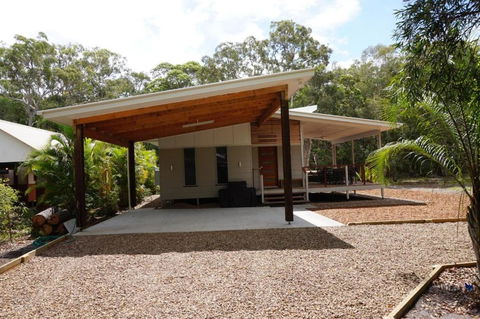 15 Esprit Drive Rainbow Shores Gorgeous Modern Beach House - Accommodation Australia 6