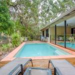 8 Ibis Court Rainbow Shores Swimming Pool Walk To Beach Executive Beach House - Accommodation Australia 0