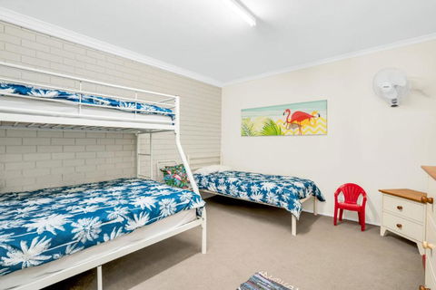 1 33 Tingira Close Rainbow Beach Gorgeous Ocean Views Swimming Pool Air Conditioning - WA Accommodation 2