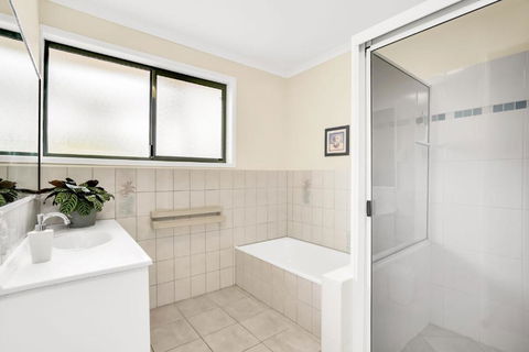 1 33 Tingira Close Rainbow Beach Gorgeous Ocean Views Swimming Pool Air Conditioning - WA Accommodation 1