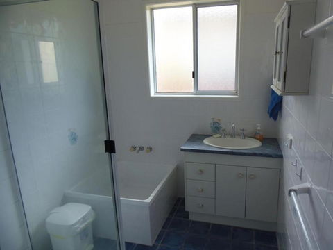 The Red Piranha Rainbow Beach Close To Everything Air Con & Pet Friendly - WA Accommodation 3