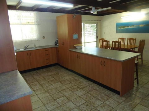 The Red Piranha Rainbow Beach Close To Everything Air Con & Pet Friendly - WA Accommodation 2