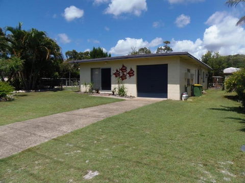 The Red Piranha Rainbow Beach Close To Everything Air Con & Pet Friendly - WA Accommodation 6