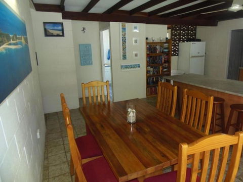 The Red Piranha Rainbow Beach Close To Everything Air Con & Pet Friendly - WA Accommodation 5