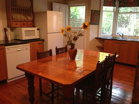 Annadale House - YWait Travel 5