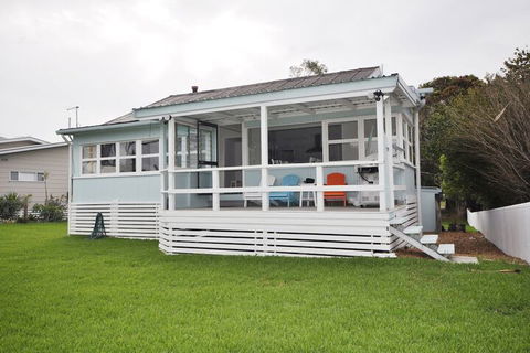 Golden Sands At Beachmere - Wagga Wagga Accommodation 2