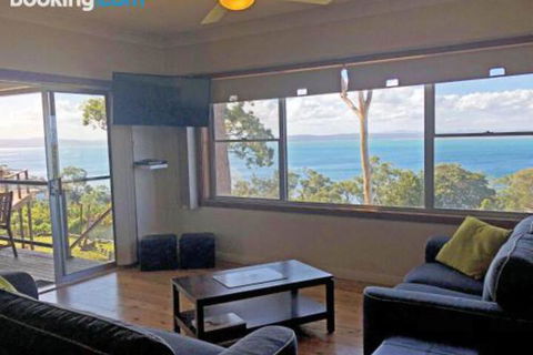 Catch Of The Day 72 Government Road Great House With Water Views - Accommodation Ballina 6