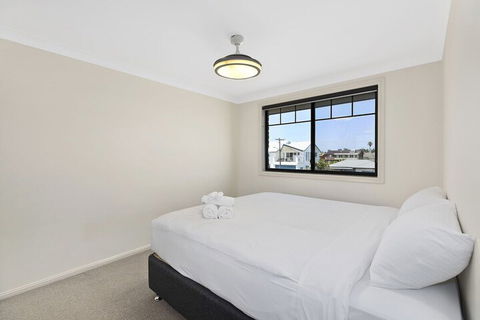 North Entrance Beach House - Accommodation Newcastle 2