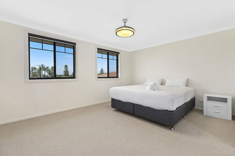 North Entrance Beach House - Accommodation Newcastle 6
