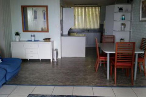 By The Sea Unit 3 13 Esplanade Kings Beach - Accommodation Nelson Bay 5