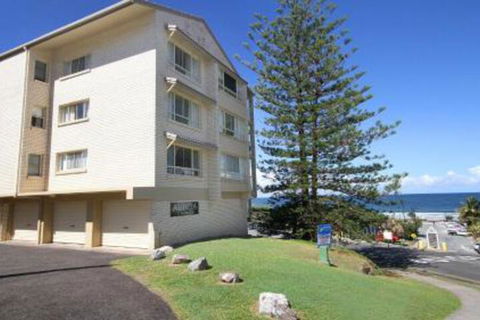 Alinga Unit 4 Amazing Ocean Views - Accommodation Port Macquarie 3
