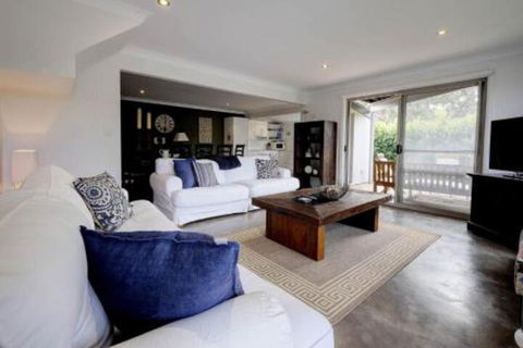AtTHE COVE - Whitsundays Tourism 0