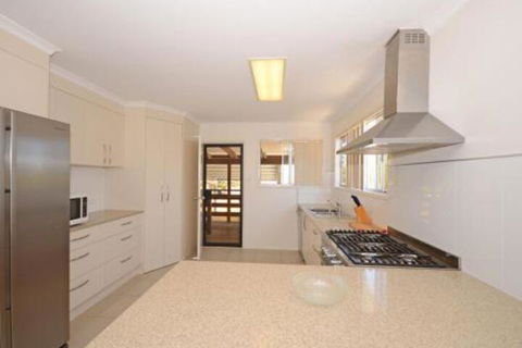 Holiday In Style Hervey Bay - Tweed Heads Accommodation 6