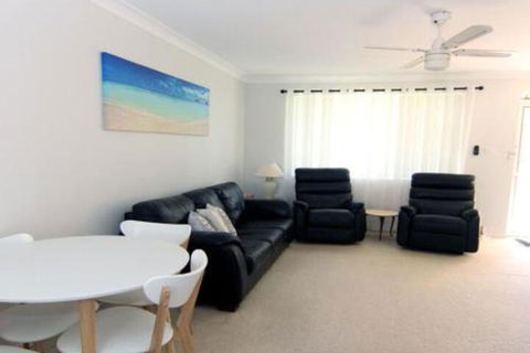 Luskin Court 3 - Accommodation Newcastle 3