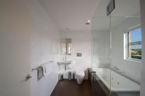 Dream Catcher Beach House Shellharbour - Accommodation Newcastle 2