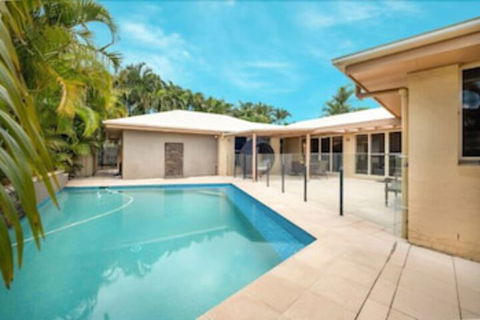Frangipani Hideaway - Accommodation QLD 4