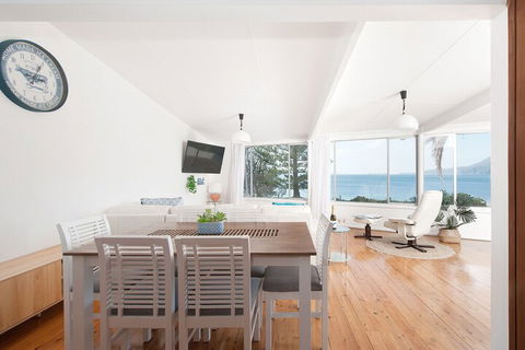 Sand Beach House Breathtaking View & Amazing Position Directly Opposite The Beach! - Tweed Heads Accommodation 5