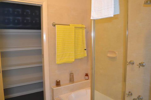 Waterview - 2 Doc Crt - Accommodation Newcastle 7