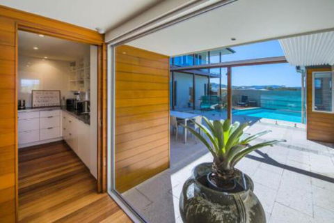 Shambhala At Sapphire Beach - Accommodation Newcastle 3