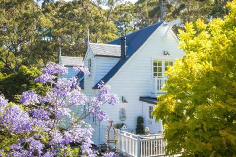 The Cottage - Accommodation Newcastle 0