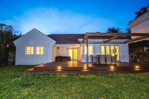 Ultimate Sandringham Beach Front Luxury House - Northern Rivers Accommodation 1