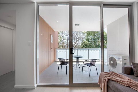 Executive Luxury Apt With Parking Next To Station - Kingaroy Accommodation 2