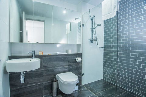 Stunning And Cozy Apartment In Heart Of Mascot - Accommodation VIC 6