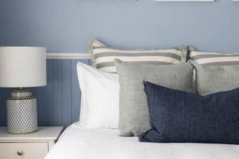 Kinross Cottage Neat & Stylish Sleeps 9 - Accommodation VIC 6